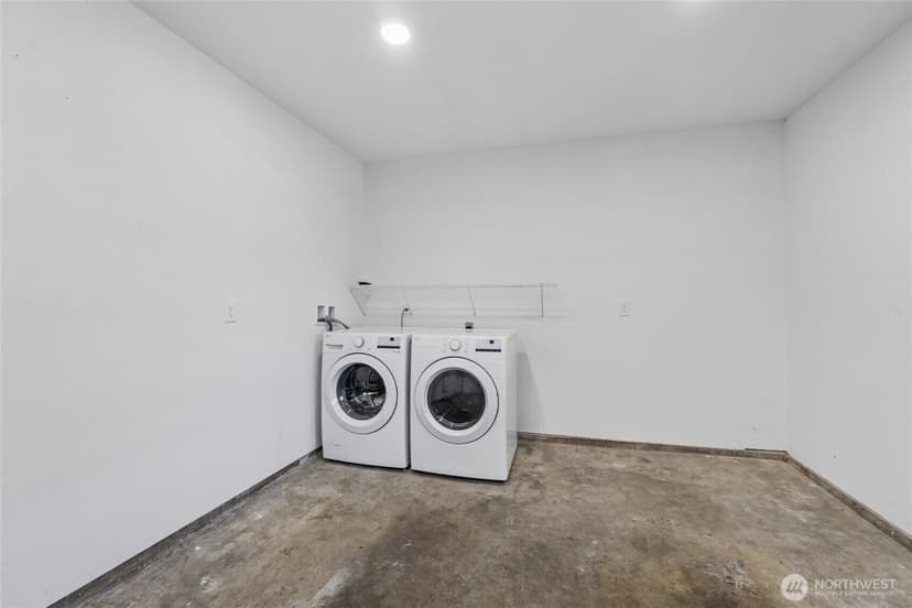 Property photo for 11823 12th Avenue S, Seattle photo 31