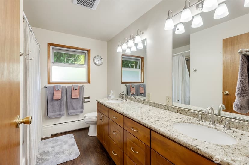 Property photo for 10615 SE 244th Street, Kent photo 14