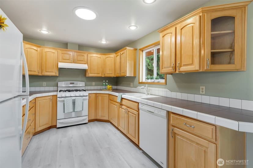 Property photo for 10615 SE 244th Street, Kent photo 11