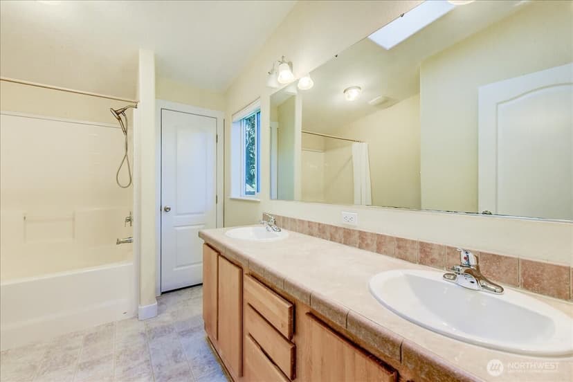 Property photo for 3315 207 Place SE, Bothell photo 12