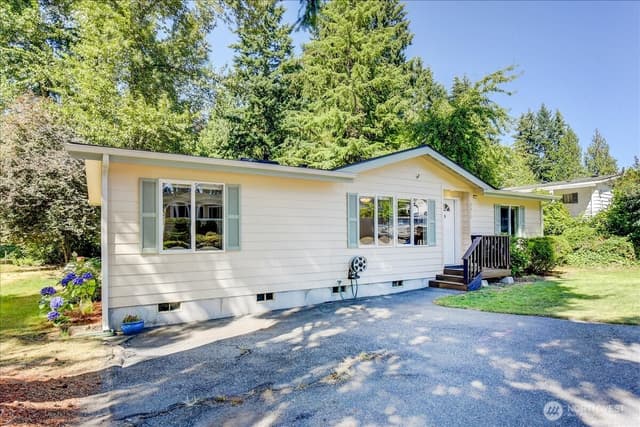 Property photo for 3315 207 Place SE, Bothell photo 2