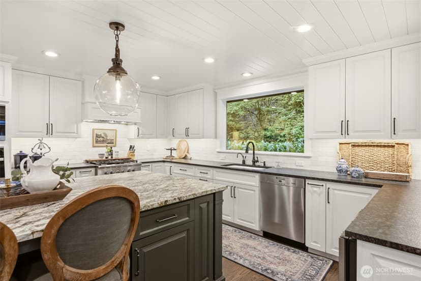 Property photo for 18309 NE 136th Street, Woodinville photo 11