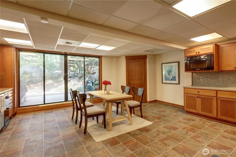 Property photo for 901 129th Place NE, Bellevue photo 26