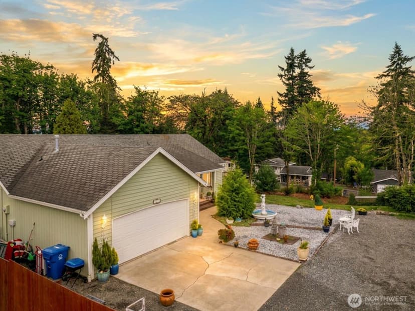 Property photo for 9923 74th Avenue E, Puyallup photo 2