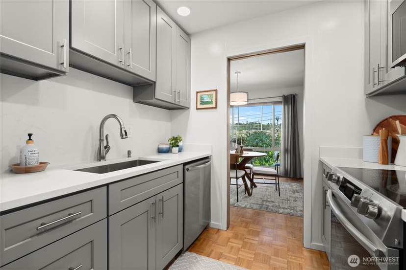 Property photo for 2811 14th Avenue W #100, Seattle photo 8