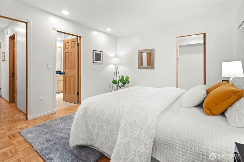 Property photo for 2811 14th Avenue W #100, Seattle photo 19