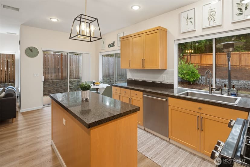 Property photo for 4210 258th Avenue SE, Sammamish photo 8