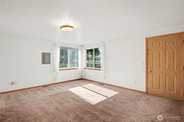 Property photo for 842 SW 126th Street, Seattle photo 5
