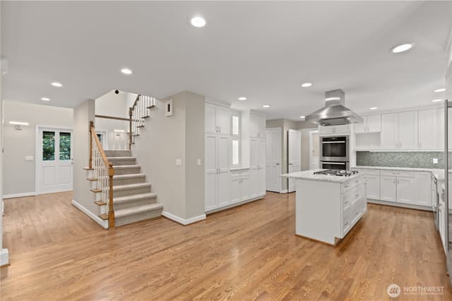 Property photo for 3500 NE 162nd Street, Lake Forest Park photo 4