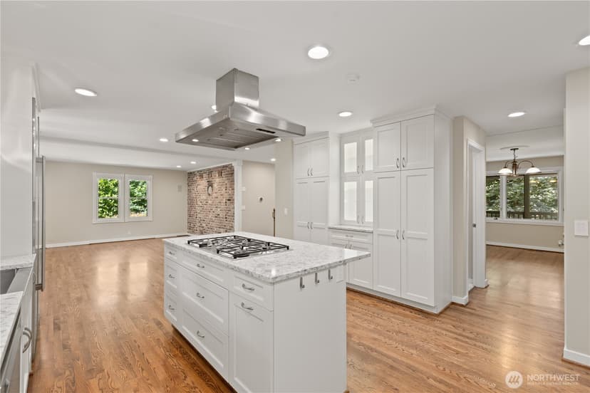 Property photo for 3500 NE 162nd Street, Lake Forest Park photo 8