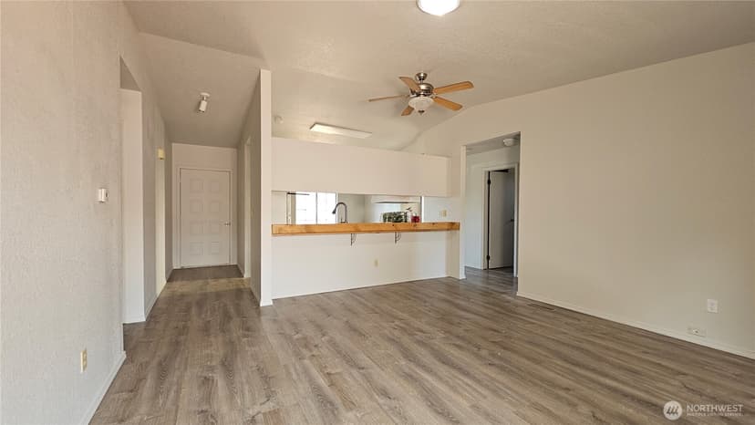 Property photo for 26018 191st Place SE, Covington photo 4
