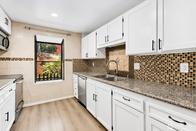 Property photo for 24855 145th Lane SE, Kent photo 11
