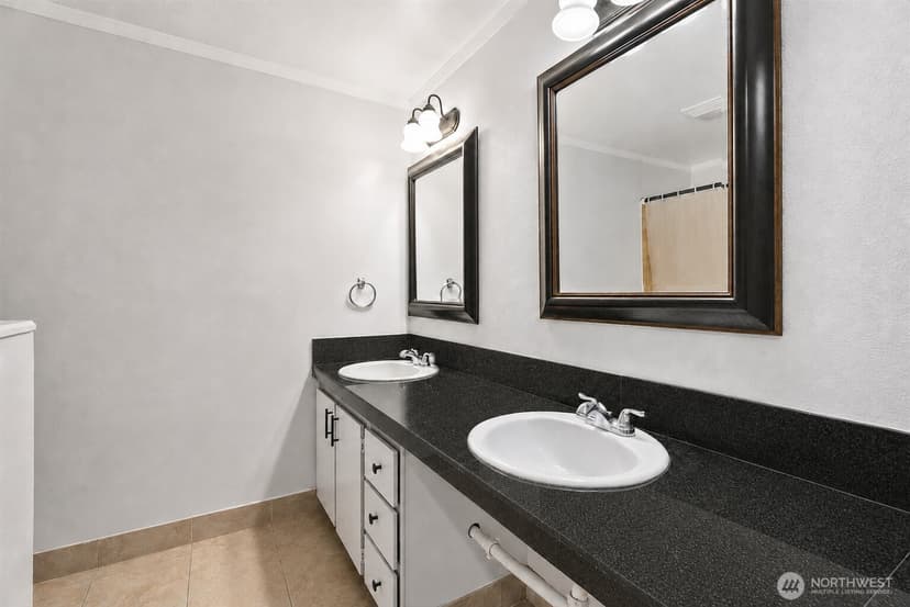 Property photo for 24855 145th Lane SE, Kent photo 16