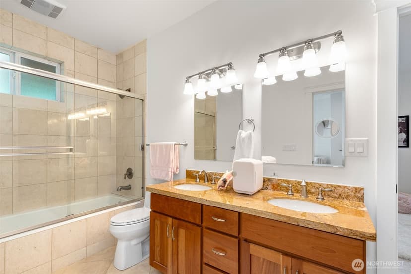Property photo for 801 W Barrett Street, Seattle photo 31