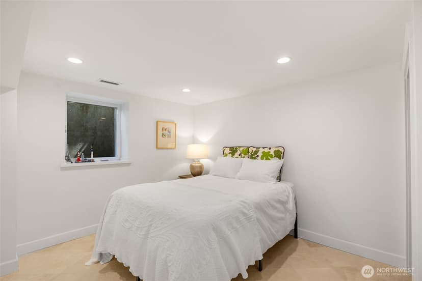 Property photo for 801 W Barrett Street, Seattle photo 36