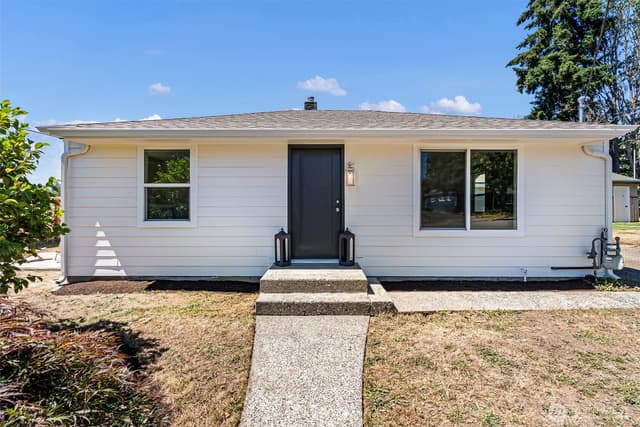 Property photo for 3331 Phillips Avenue, Bremerton photo 2