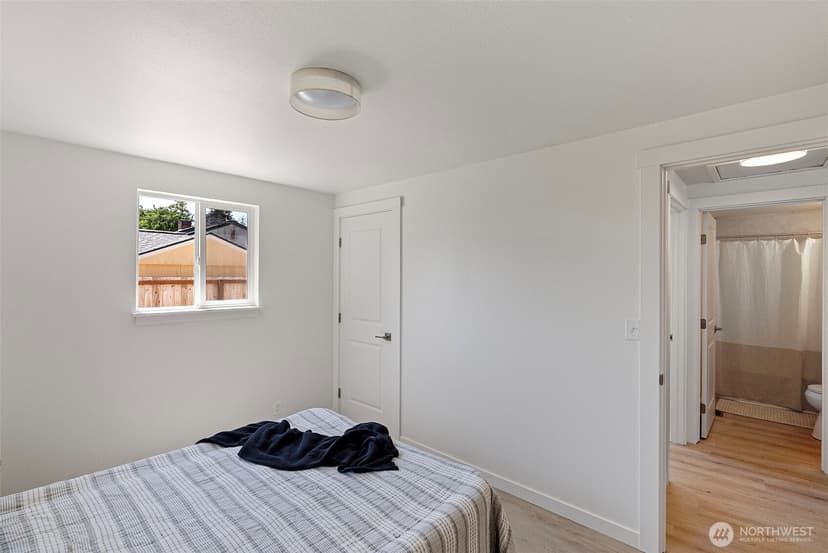 Property photo for 3331 Phillips Avenue, Bremerton photo 12