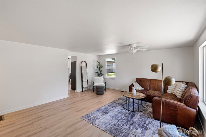 Property photo for 3331 Phillips Avenue, Bremerton photo 3