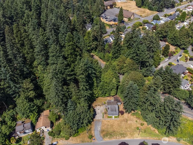 Property photo for 4210 Crescent Avenue, Everett photo 3