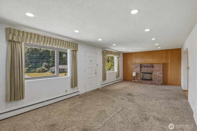 Property photo for 4210 Crescent Avenue, Everett photo 7