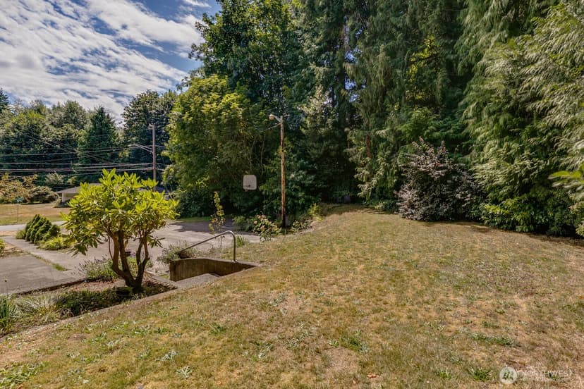 Property photo for 4210 Crescent Avenue, Everett photo 28