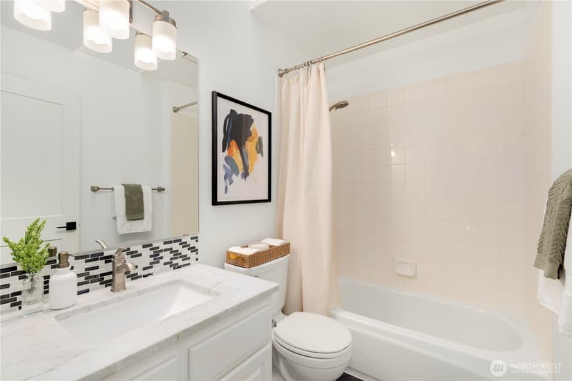 Property photo for 3241 32nd Avenue W, Seattle photo 19