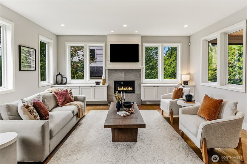 Property photo for 8527 Latona Avenue NE, Seattle photo 4
