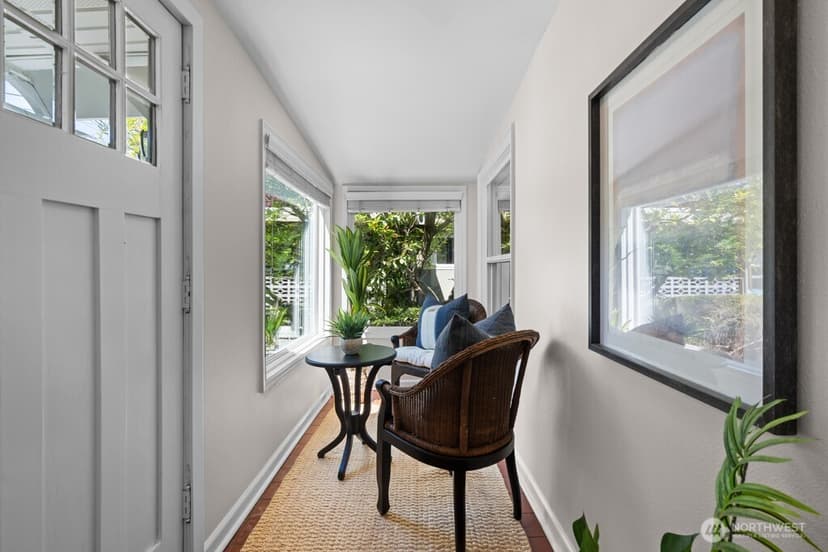 Property photo for 9718 12th Avenue NW, Seattle photo 4