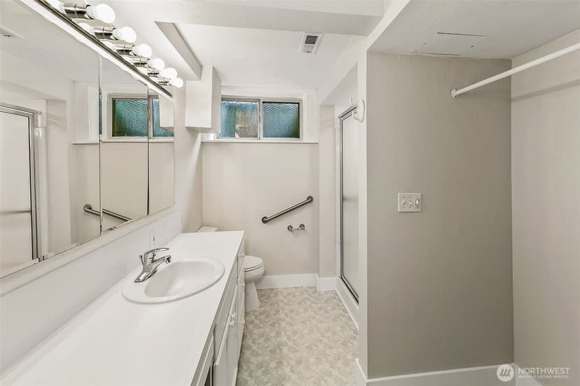 Property photo for 250 SW 176th Place, Normandy Park photo 20