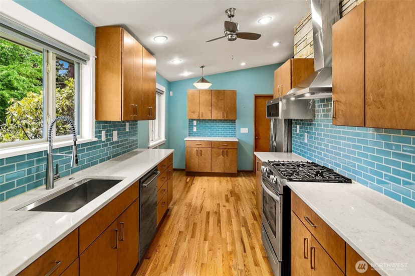 Property photo for 250 SW 176th Place, Normandy Park photo 6