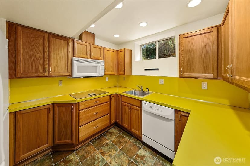 Property photo for 250 SW 176th Place, Normandy Park photo 17