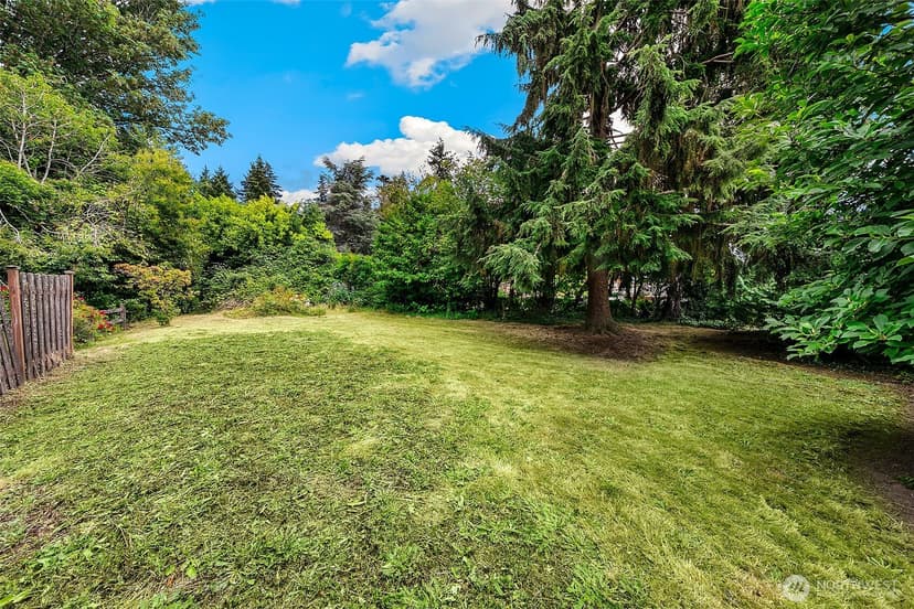 Property photo for 250 SW 176th Place, Normandy Park photo 26