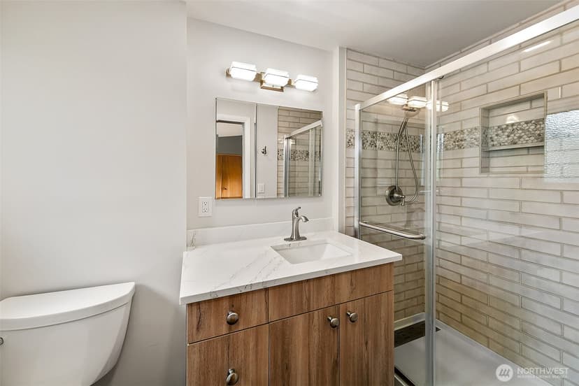 Property photo for 250 SW 176th Place, Normandy Park photo 11