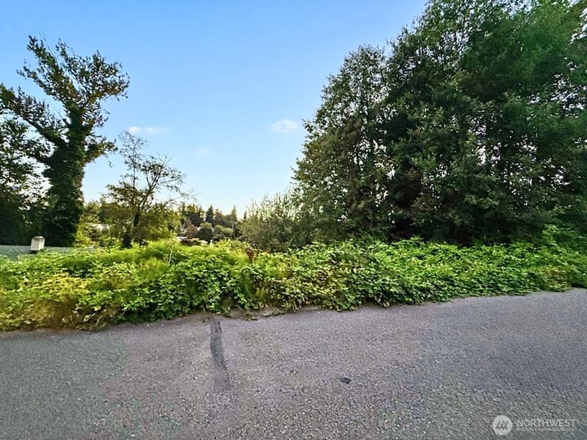 Property photo for 20437 13th Avenue S, SeaTac photo 2