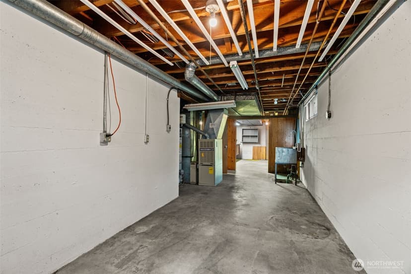 Property photo for 23312 Robin Hood Drive, Edmonds photo 17