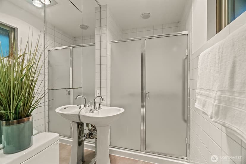 Property photo for 23312 Robin Hood Drive, Edmonds photo 20