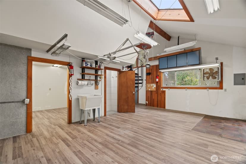 Property photo for 23312 Robin Hood Drive, Edmonds photo 27