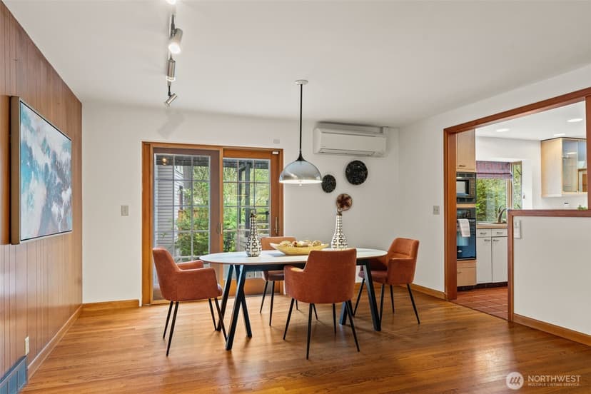 Property photo for 23312 Robin Hood Drive, Edmonds photo 7