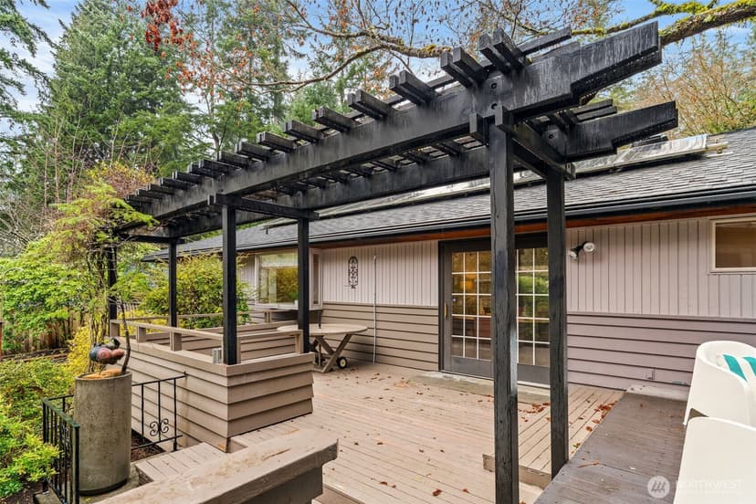 Property photo for 23312 Robin Hood Drive, Edmonds photo 24