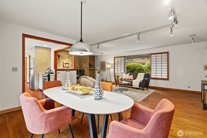 Property photo for 23312 Robin Hood Drive, Edmonds photo 8