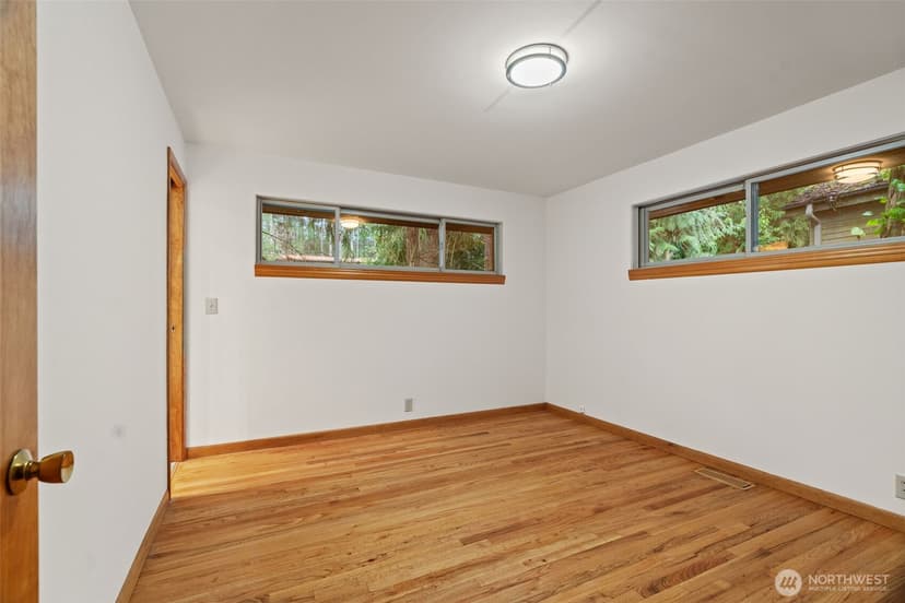 Property photo for 23312 Robin Hood Drive, Edmonds photo 19