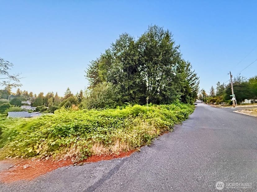 Property photo for 206 XX 13th Avenue S, SeaTac