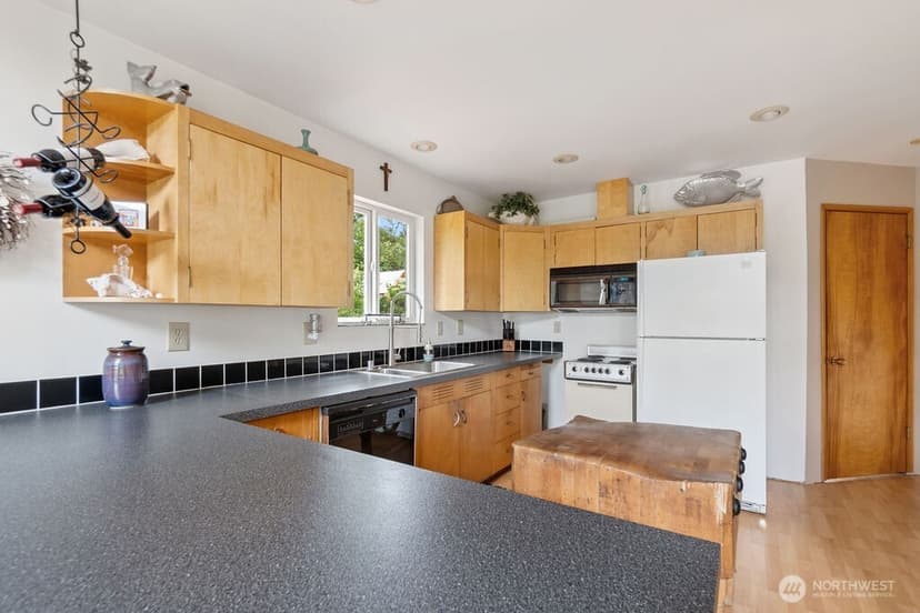 Property photo for 55 A Snohomish Way, Hat Island photo 15