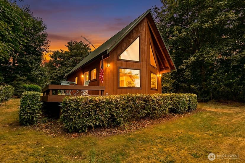 Property photo for 55 A Snohomish Way, Hat Island photo 2