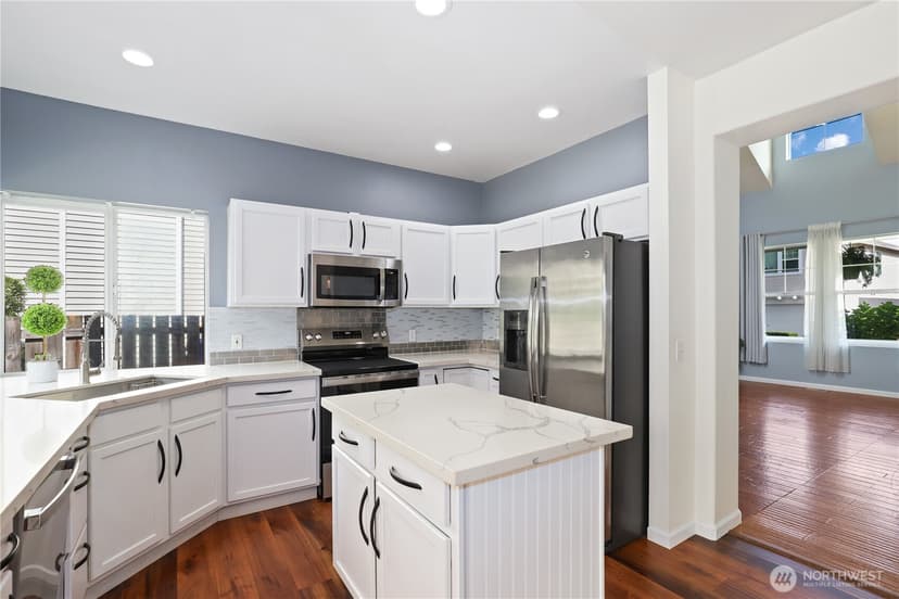 Property photo for 4527 S 221st Street, Kent photo 14