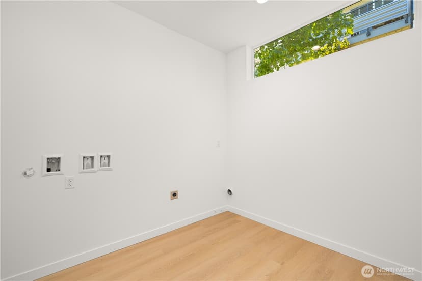 Property photo for 955 N 35th Street, Seattle photo 22