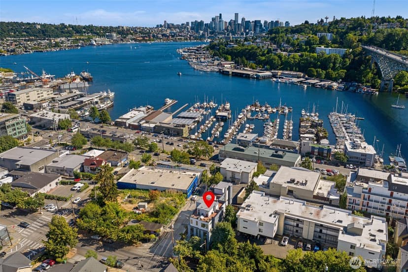 Property photo for 955 N 35th Street, Seattle