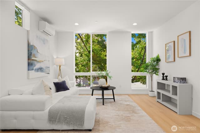 Property photo for 955 N 35th Street, Seattle photo 4