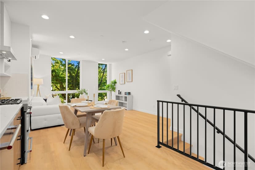 Property photo for 955 N 35th Street, Seattle photo 10