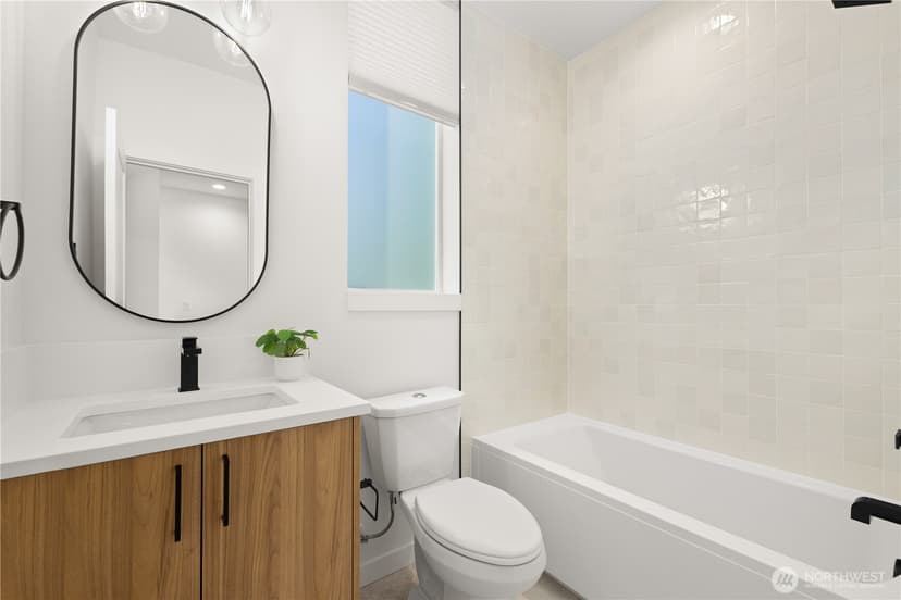 Property photo for 955 N 35th Street, Seattle photo 18